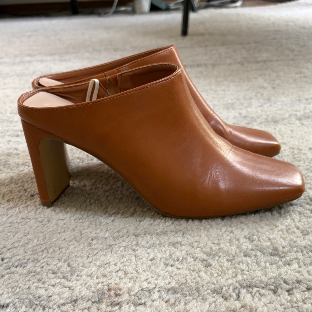 Women's Tan Faux Leather Slip-On Block Heel Mules